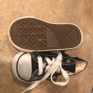 Toddler size 4 converse